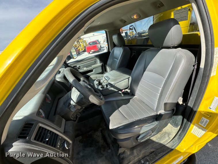 image for item OJ9661 2014 Dodge Ram 5500 bucket truck