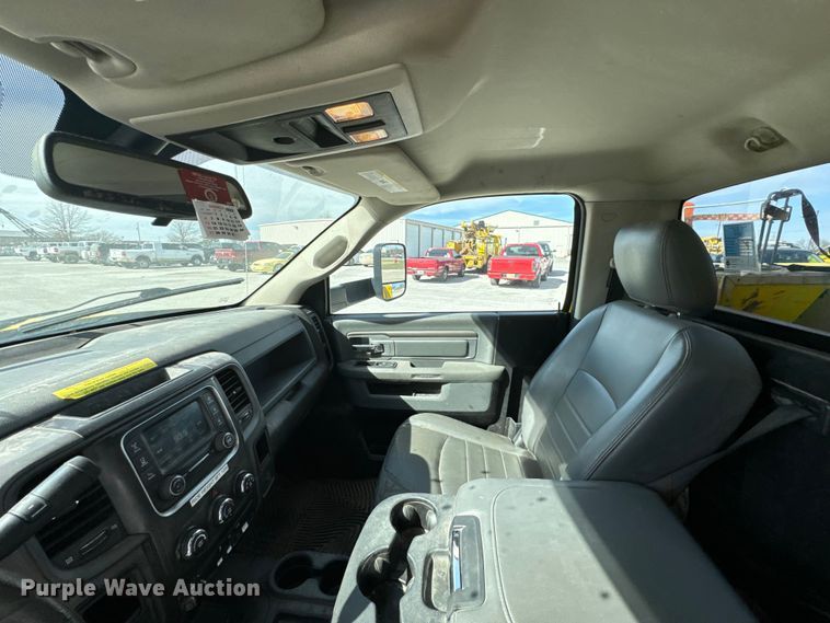 image for item OJ9661 2014 Dodge Ram 5500 bucket truck