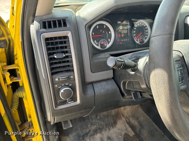 image for item OJ9661 2014 Dodge Ram 5500 bucket truck