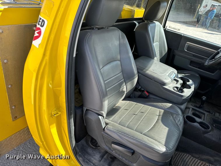 image for item OJ9661 2014 Dodge Ram 5500 bucket truck