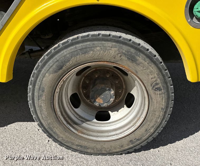 image for item OJ9661 2014 Dodge Ram 5500 bucket truck