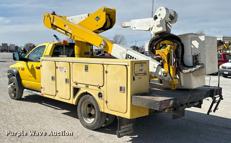 image for item OJ9662 2008 Dodge Ram 5500HD bucket truck