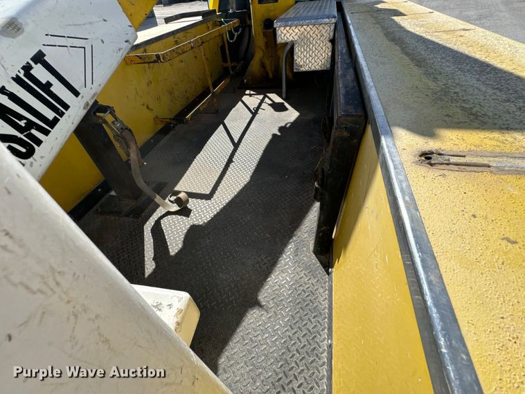 image for item OJ9662 2008 Dodge Ram 5500HD bucket truck