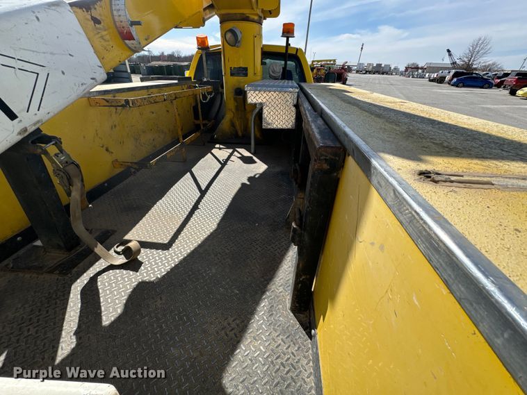 image for item OJ9662 2008 Dodge Ram 5500HD bucket truck