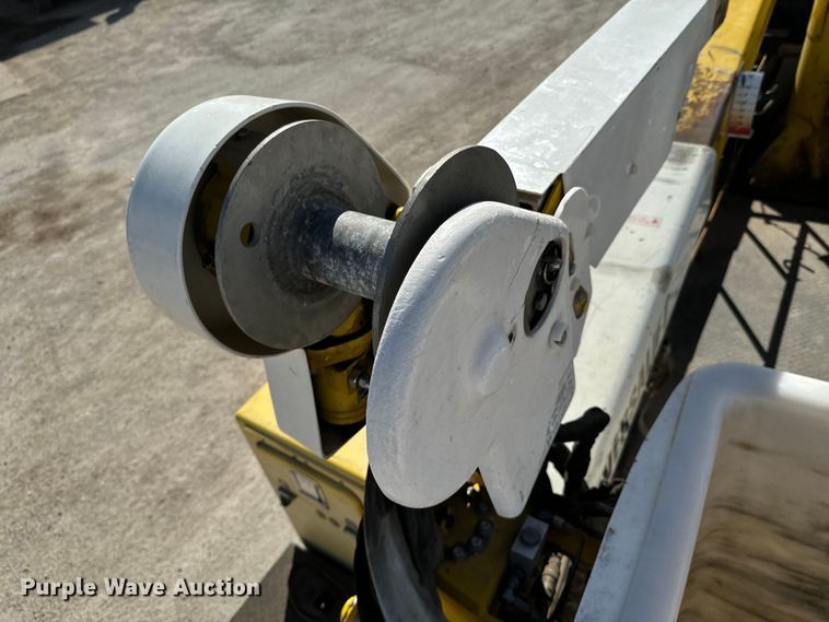 image for item OJ9662 2008 Dodge Ram 5500HD bucket truck