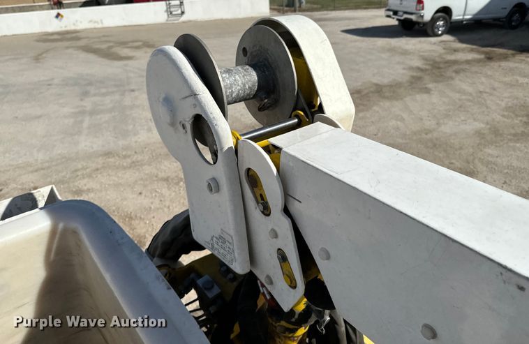 image for item OJ9662 2008 Dodge Ram 5500HD bucket truck