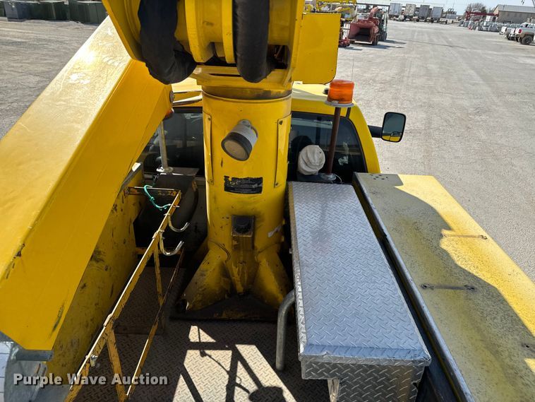 image for item OJ9662 2008 Dodge Ram 5500HD bucket truck