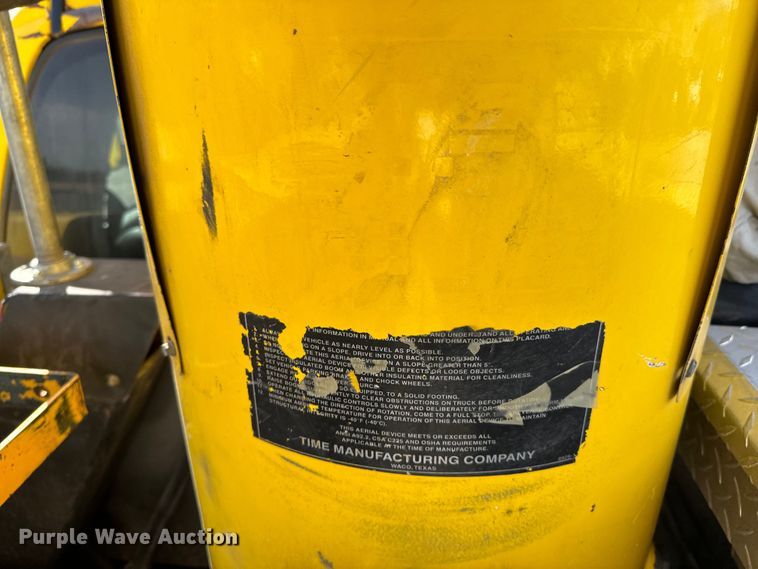 image for item OJ9662 2008 Dodge Ram 5500HD bucket truck