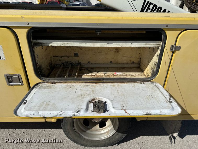 image for item OJ9662 2008 Dodge Ram 5500HD bucket truck