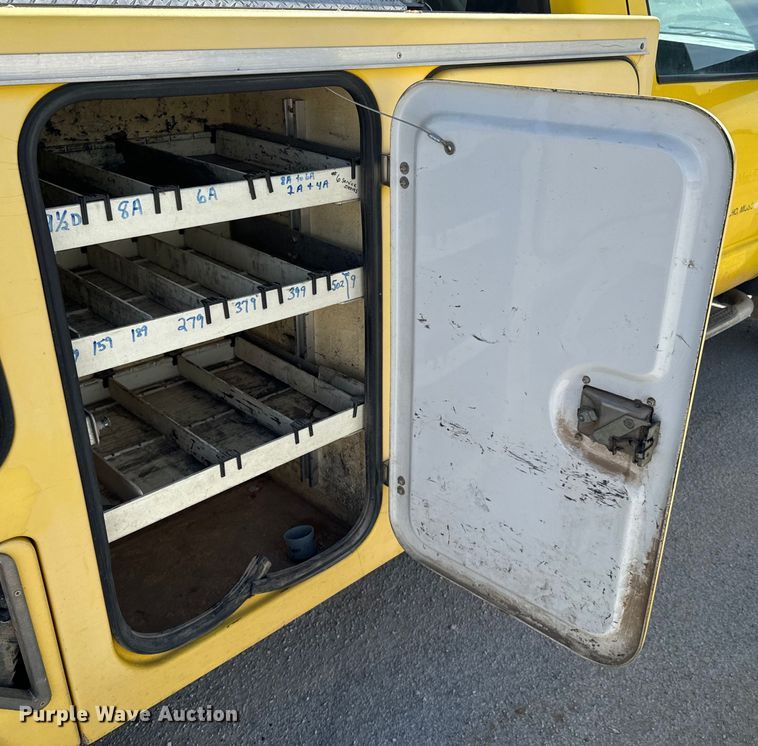 image for item OJ9662 2008 Dodge Ram 5500HD bucket truck