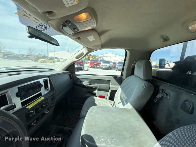 image for item OJ9662 2008 Dodge Ram 5500HD bucket truck