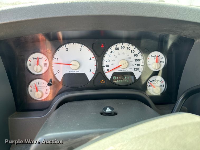 image for item OJ9662 2008 Dodge Ram 5500HD bucket truck