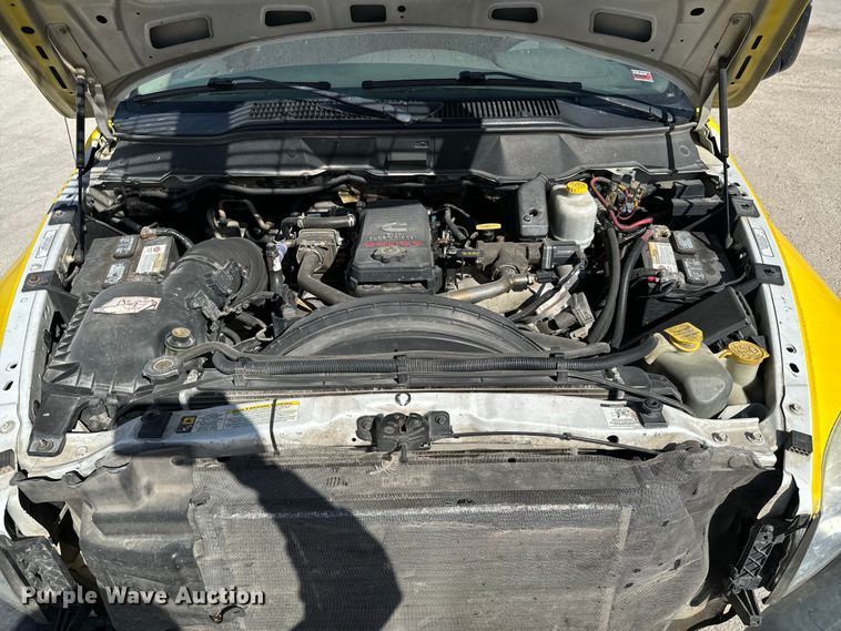 image for item OJ9662 2008 Dodge Ram 5500HD bucket truck