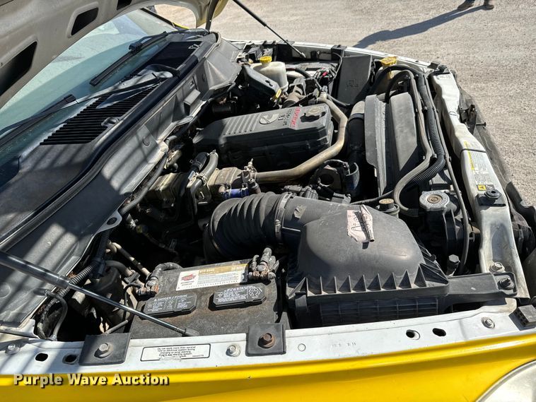 image for item OJ9662 2008 Dodge Ram 5500HD bucket truck