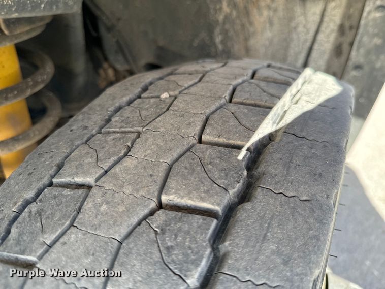 image for item OJ9662 2008 Dodge Ram 5500HD bucket truck