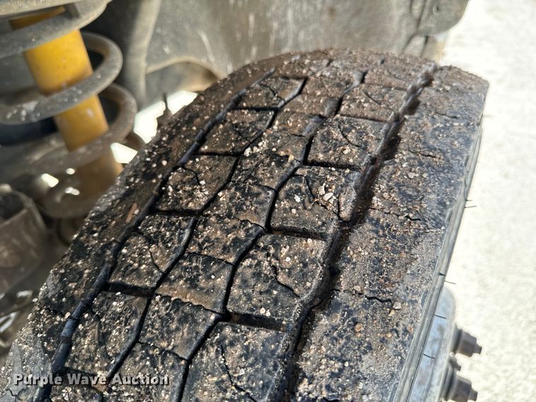 image for item OJ9662 2008 Dodge Ram 5500HD bucket truck