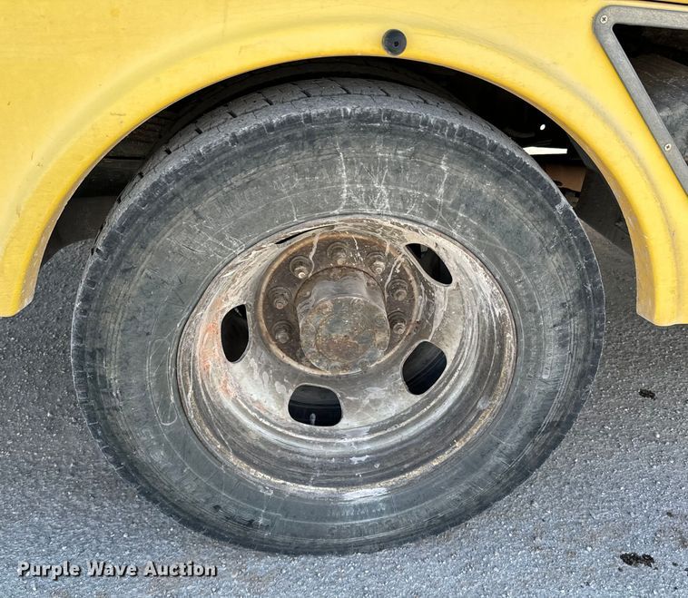 image for item OJ9662 2008 Dodge Ram 5500HD bucket truck