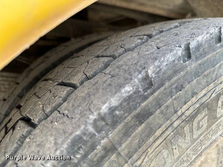 image for item OJ9662 2008 Dodge Ram 5500HD bucket truck