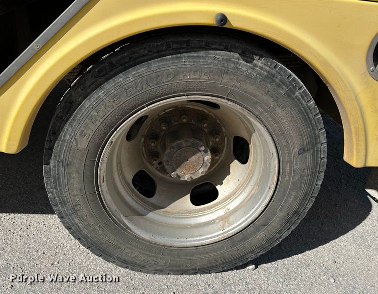 image for item OJ9662 2008 Dodge Ram 5500HD bucket truck