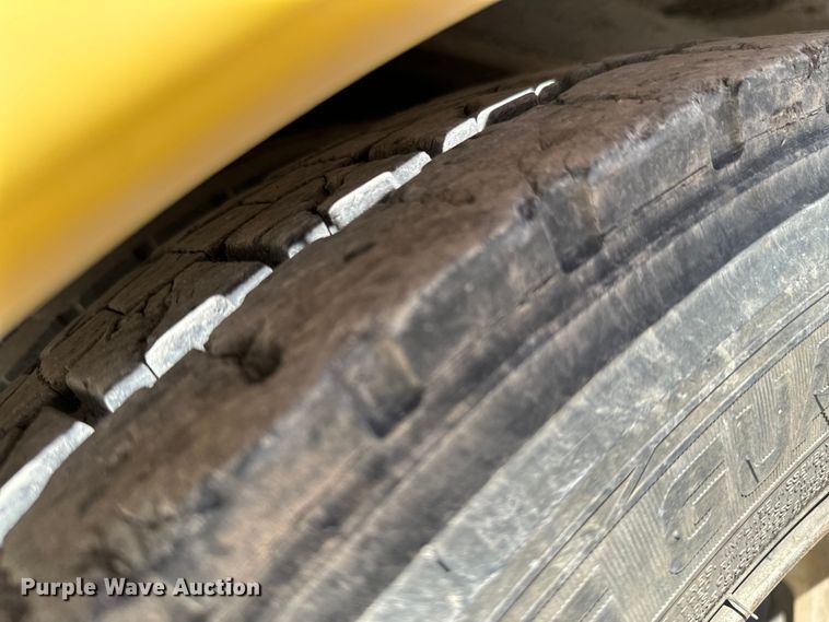 image for item OJ9662 2008 Dodge Ram 5500HD bucket truck