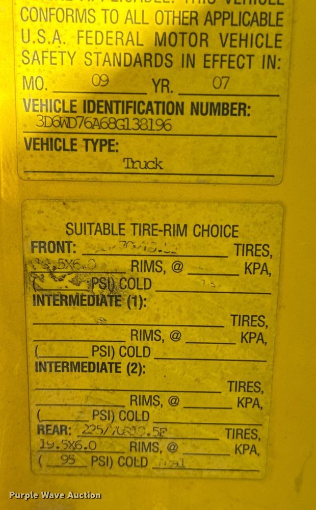 image for item OJ9662 2008 Dodge Ram 5500HD bucket truck