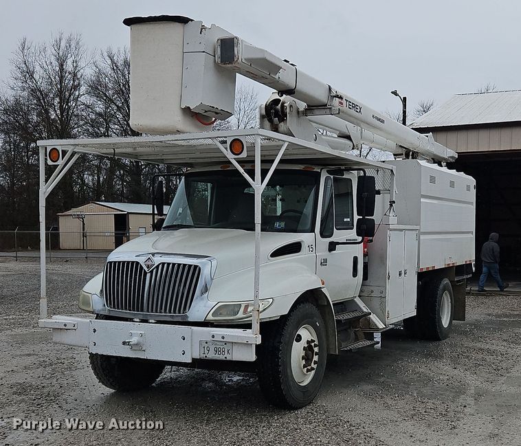 image for item OK9817 2005 International  4300 forestry bucket truck