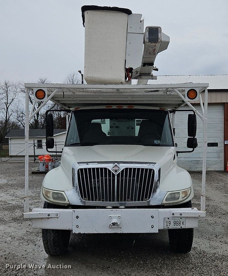 image for item OK9817 2005 International  4300 forestry bucket truck