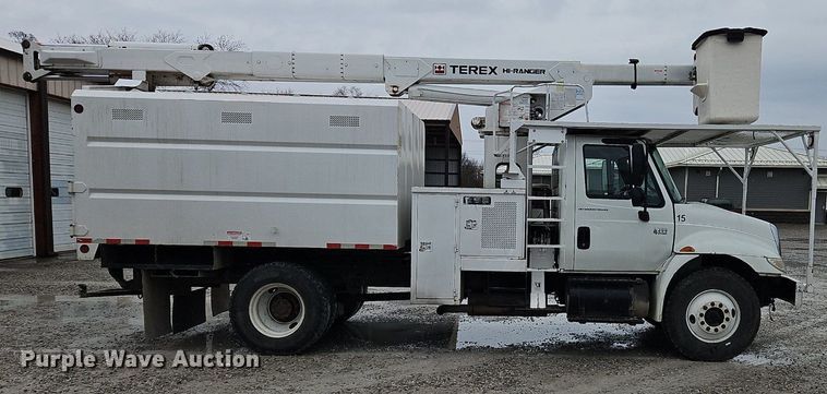 image for item OK9817 2005 International  4300 forestry bucket truck