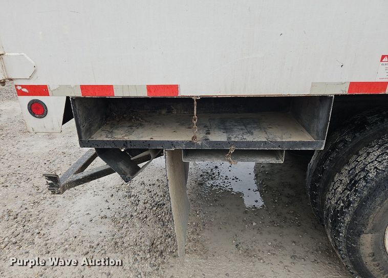 image for item OK9817 2005 International  4300 forestry bucket truck