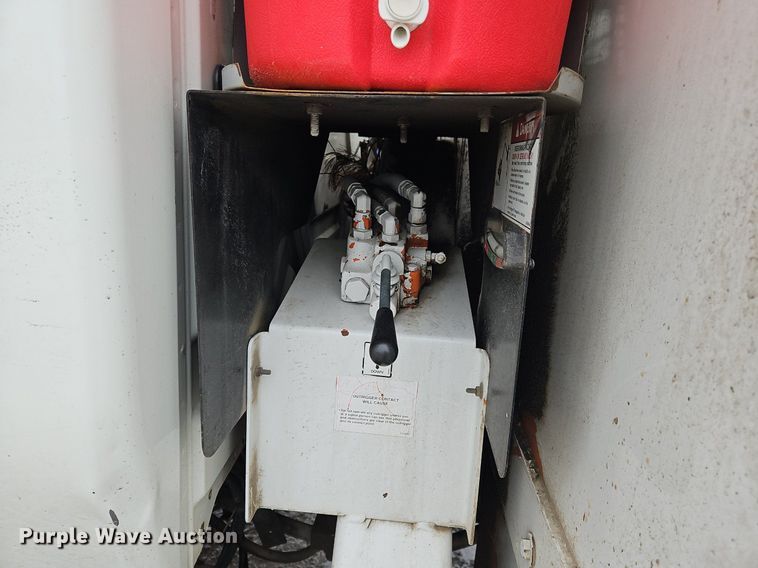 image for item OK9817 2005 International  4300 forestry bucket truck