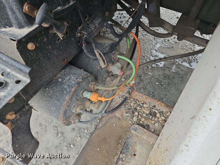 image for item OK9817 2005 International  4300 forestry bucket truck