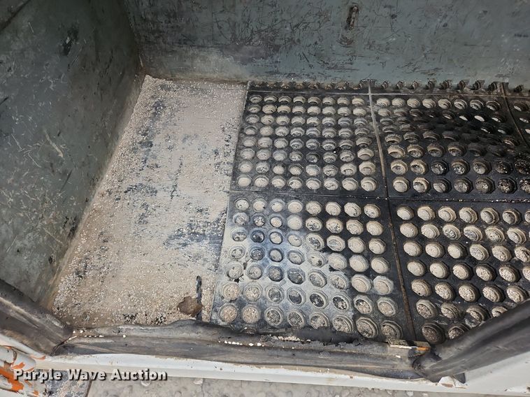 image for item OK9817 2005 International  4300 forestry bucket truck