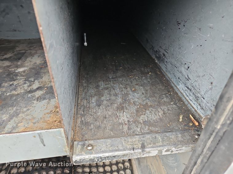 image for item OK9817 2005 International  4300 forestry bucket truck