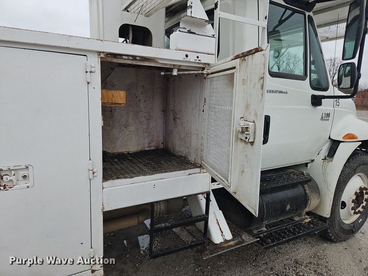 image for item OK9817 2005 International  4300 forestry bucket truck