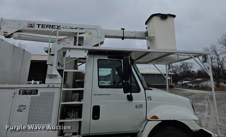 image for item OK9817 2005 International  4300 forestry bucket truck