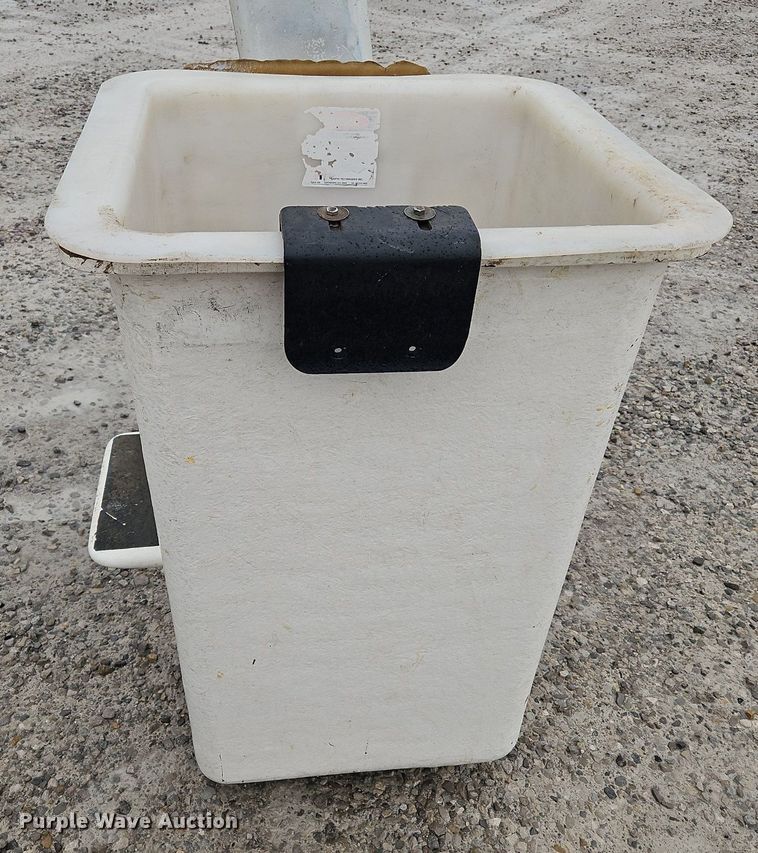 image for item OK9817 2005 International  4300 forestry bucket truck