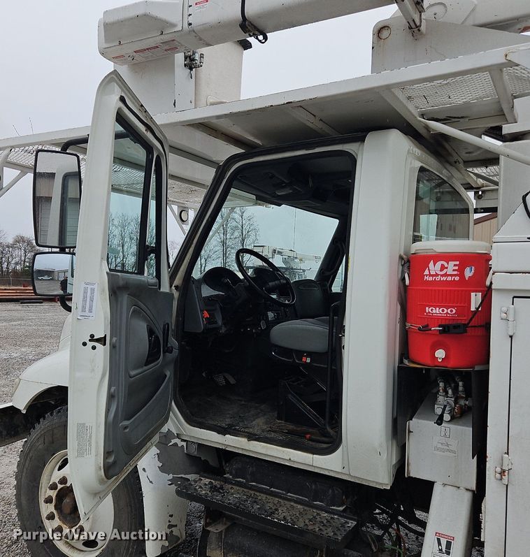 image for item OK9817 2005 International  4300 forestry bucket truck