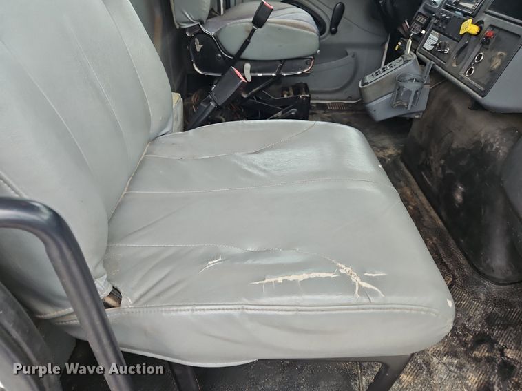 image for item OK9817 2005 International  4300 forestry bucket truck