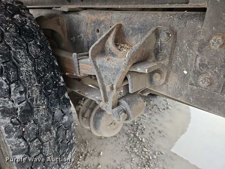 image for item OK9817 2005 International  4300 forestry bucket truck