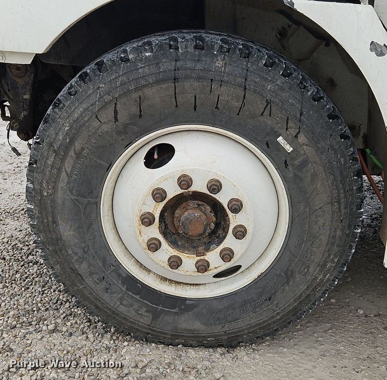 image for item OK9817 2005 International  4300 forestry bucket truck