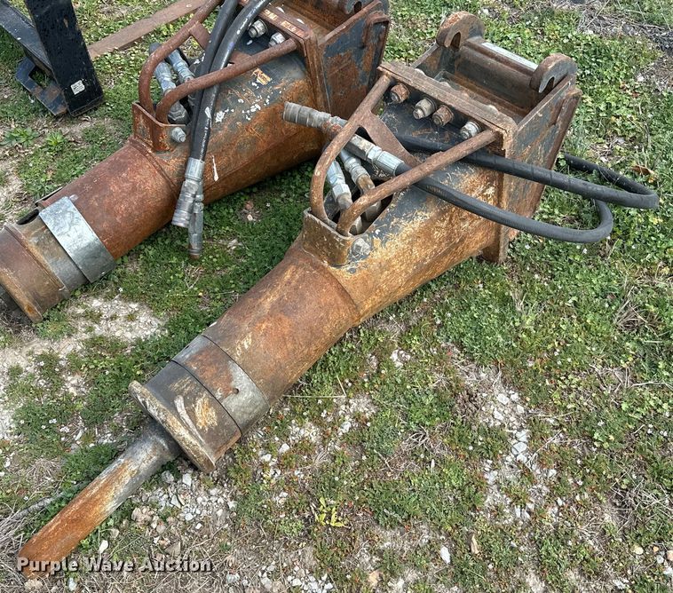 image for item OM9267 Excavator breaker