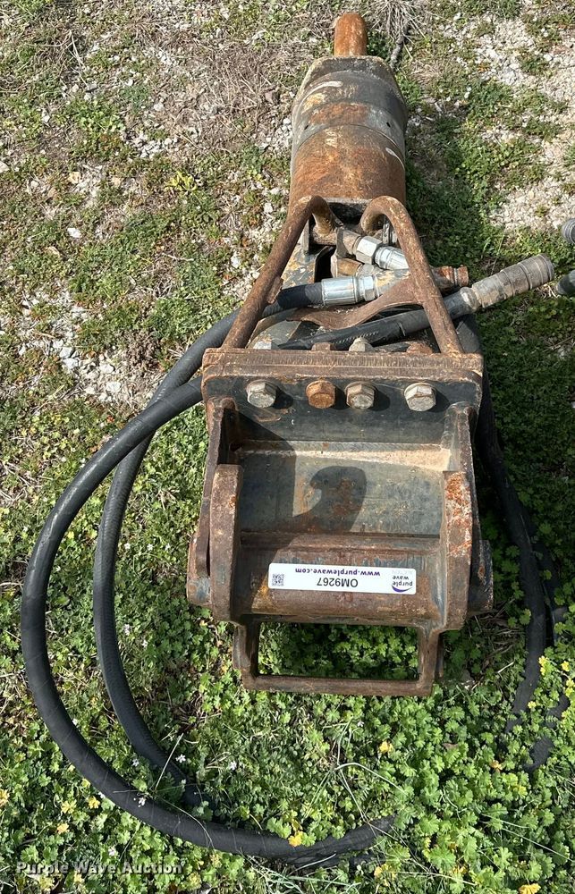 image for item OM9267 Excavator breaker