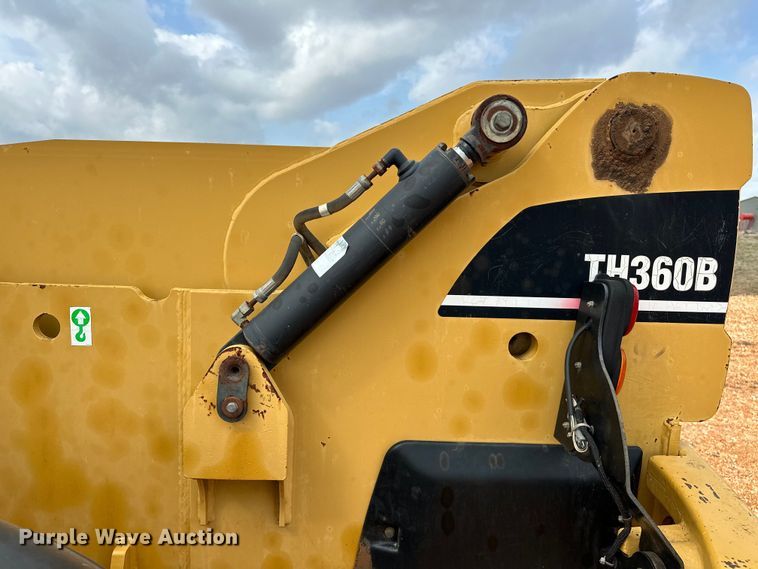 image for item OM9270 2004 Caterpillar  TH360B telehandler
