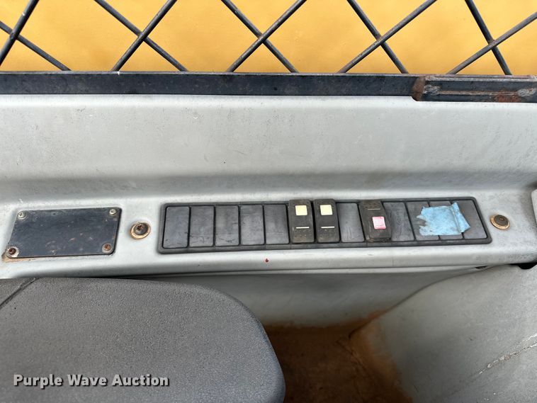 image for item OM9270 2004 Caterpillar  TH360B telehandler