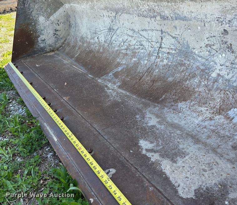 image for item OM9295 Caterpillar  WW10100013 bucket