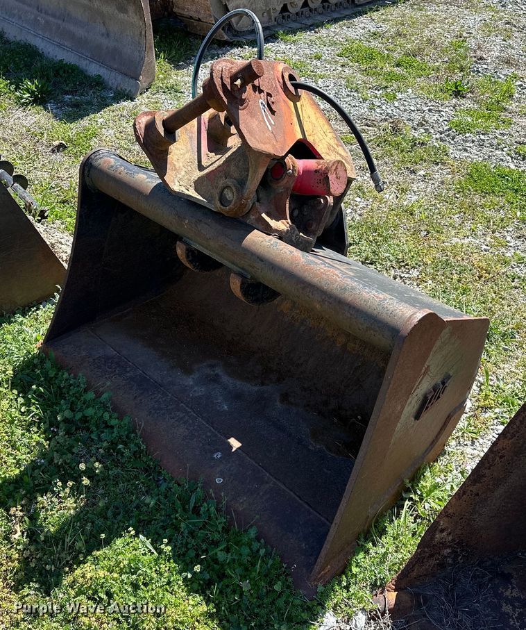 image for item OM9296 WR  excavator bucket 