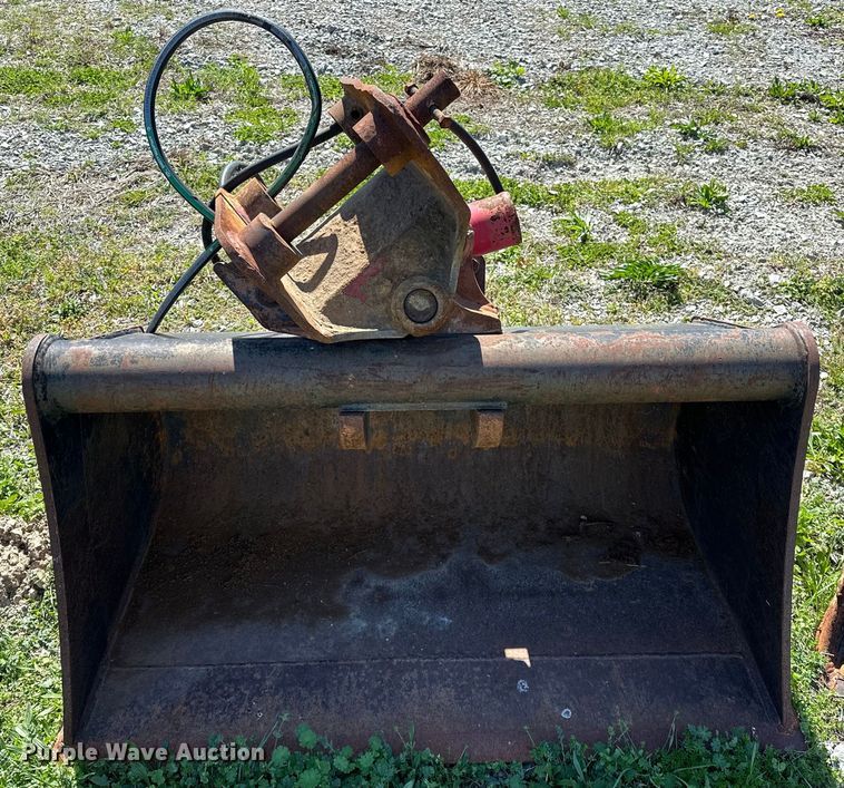 image for item OM9296 WR  excavator bucket 