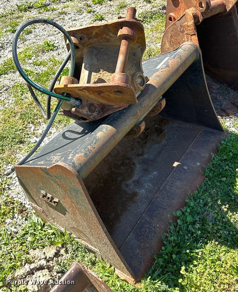 image for item OM9296 WR  excavator bucket 