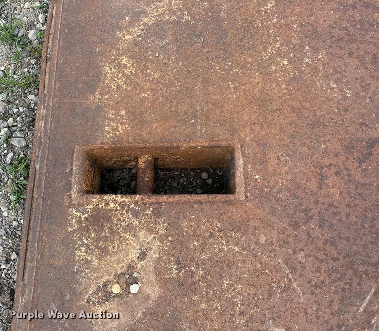 image for item OM9948 Trench box