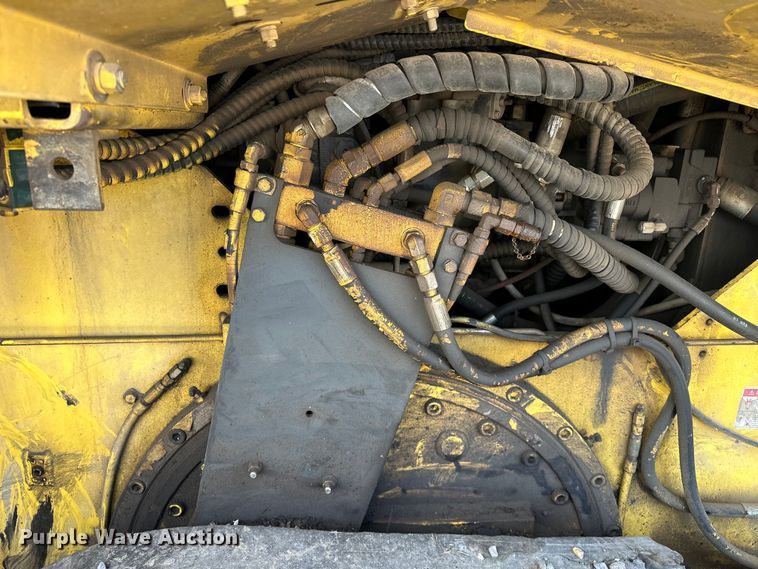 image for item OM9949 2014 Bomag CR362 paver